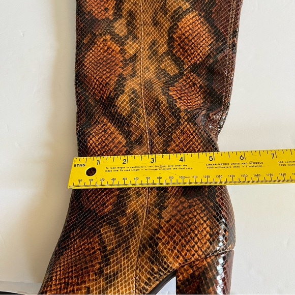White Mountain Knee High Boots Snake Print Size 6 1/2 - Picture 10 of 16